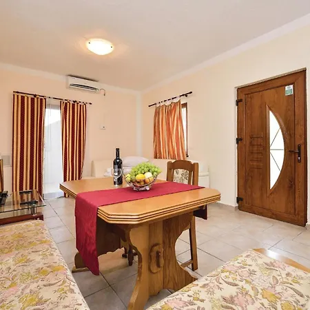 One-bedroom In Apartment
