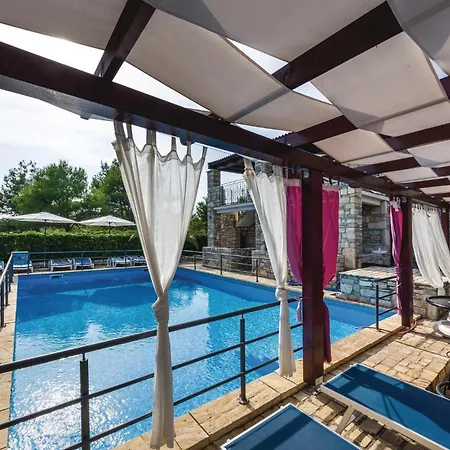 Apartment One-bedroom In Vir